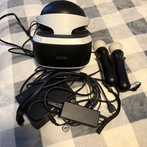 Sony VR Headset with Motion Controllers - Black and White